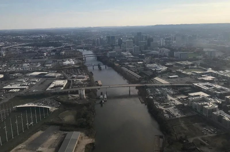 Kurzer privater Hubschrauberflug über Music City